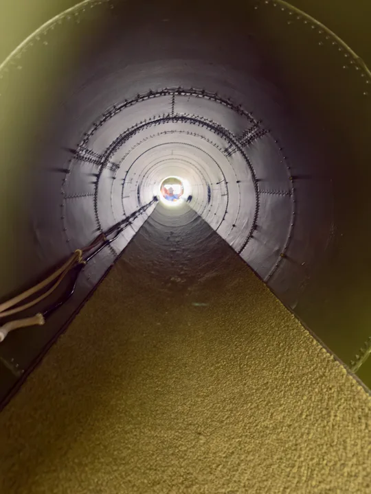 The passage through the fuselage